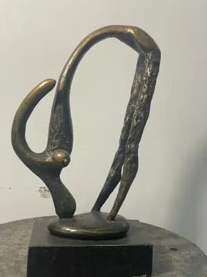 Композиция 1. Мухаметжанов Б.. бронза, гранит, 33×22×8 см