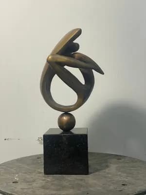 Композиция 2. Мухаметжанов Б.. бронза, гранит, 26×17×12 см