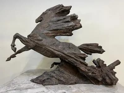 Шаңтимес (Боевой конь) (2026). Сарбасов Д.. бронза, гранит, 60×82 см