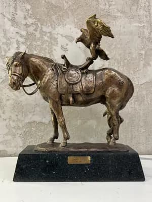 Туған жер. Сарбасов Д.. бронза, гранит, 33×34×14 см